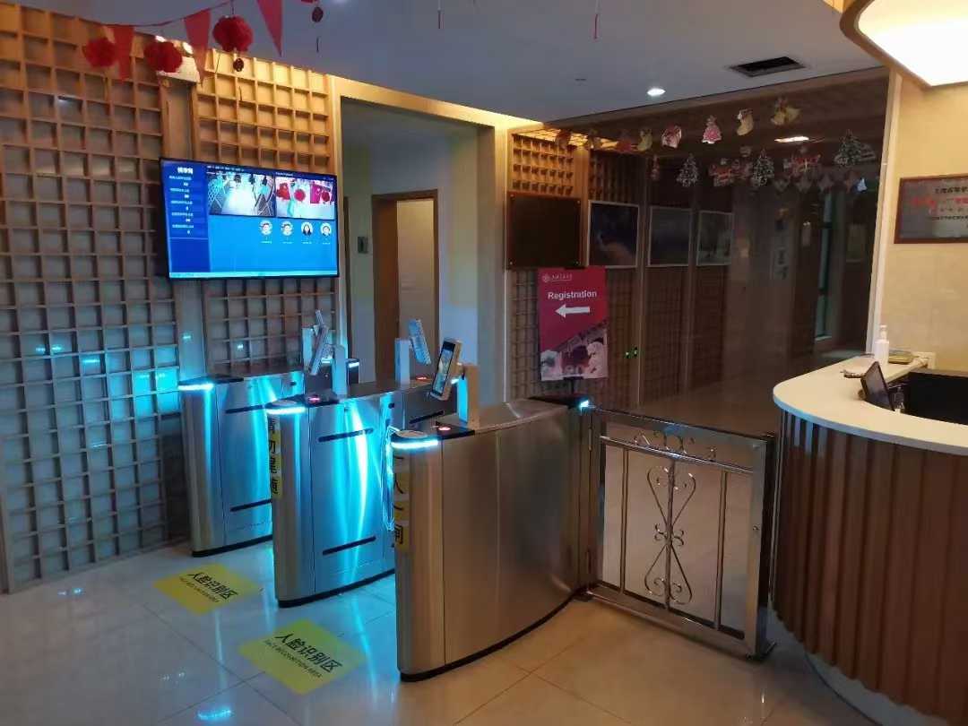 配图