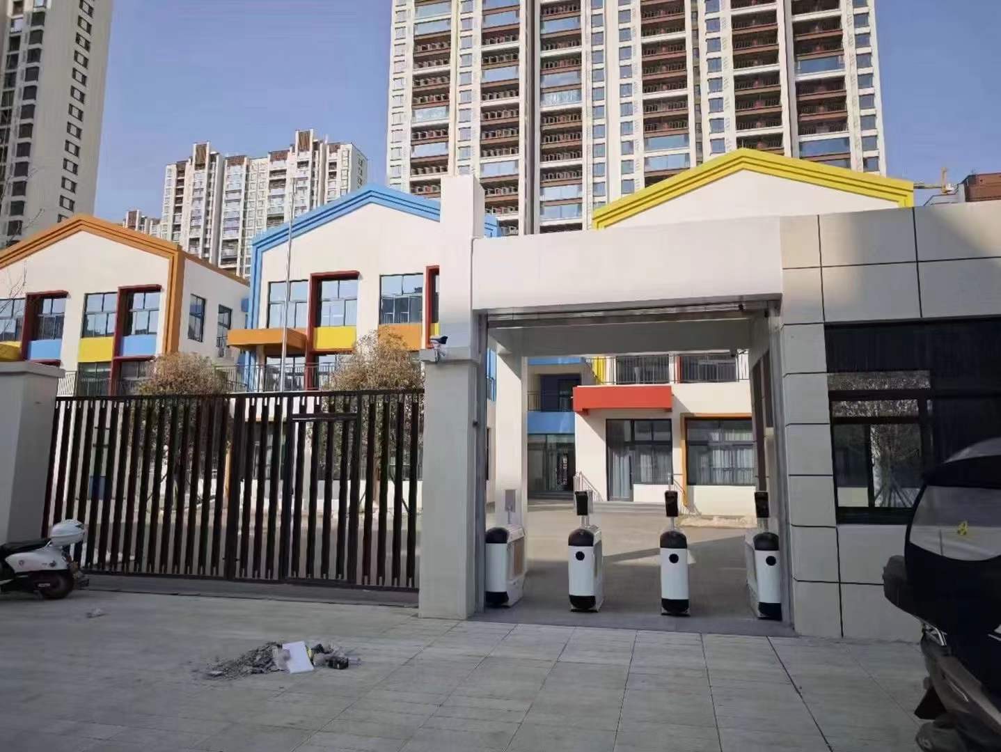 配图