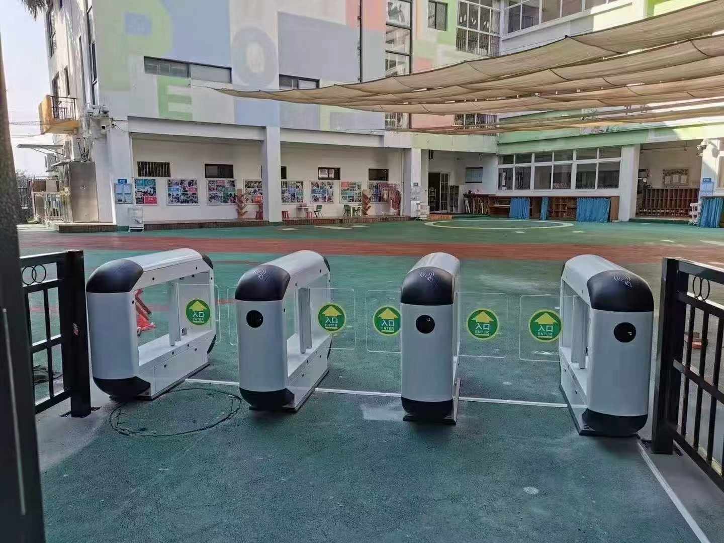 配图