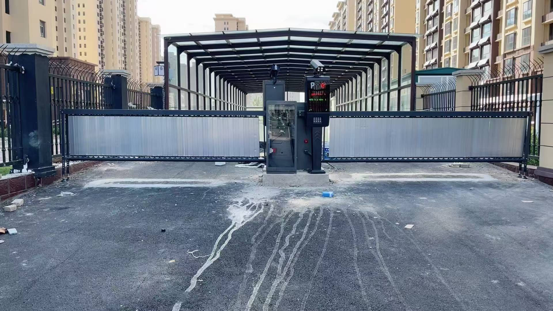 配图