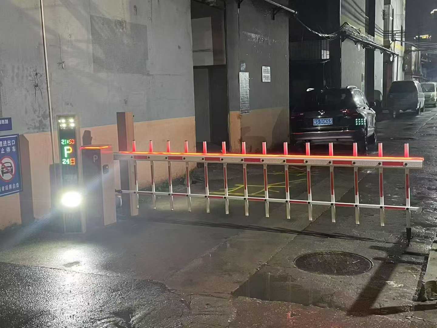 配图